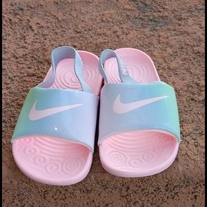 Toddler Nike slide size 8C